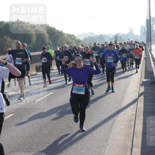 03.10.2025 - Köhlbrandbrückenlauf Jannik Wohlers http://msf.ph/oto/9056338 03.10.2025 09:20:54 Position 3 3828, 3726 meine-sportfotos.de