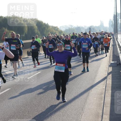 03.10.2025 - Köhlbrandbrückenlauf Jannik Wohlers http://msf.ph/oto/9056344 03.10.2025 09:20:54 Position 3 3828, 3726 meine-sportfotos.de
