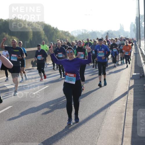 03.10.2025 - Köhlbrandbrückenlauf Jannik Wohlers http://msf.ph/oto/9056349 03.10.2025 09:20:54 Position 3 3828, 3726 meine-sportfotos.de