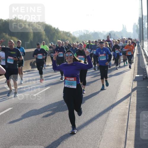 03.10.2025 - Köhlbrandbrückenlauf Jannik Wohlers http://msf.ph/oto/9056358 03.10.2025 09:20:54 Position 3 3828, 3726 meine-sportfotos.de