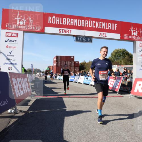 03.10.2025 - Köhlbrandbrückenlauf Lena Gebhardt http://msf.ph/oto/9056359 03.10.2025 13:08:14 Ziel 4107, 4307, 4357, 4409, 4768, 5243, 5804, 5994, 6635, 6752, 6774, 6824 meine-sportfotos.de
