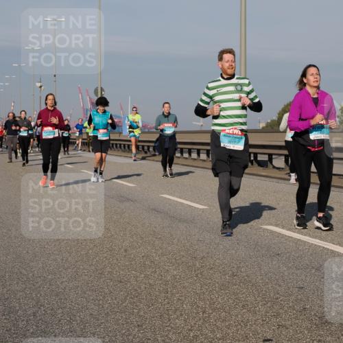 03.10.2025 - Köhlbrandbrückenlauf Fabian Wolf http://msf.ph/oto/9056402 03.10.2025 10:03:28 Position 3 2033, 3617 meine-sportfotos.de