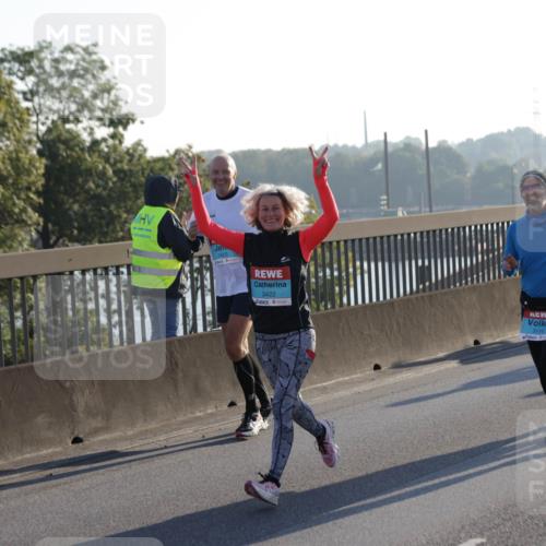 03.10.2025 - Köhlbrandbrückenlauf Jannik Wohlers http://msf.ph/oto/9056406 03.10.2025 09:20:55 Position 3 3423, 3422, 3114 meine-sportfotos.de