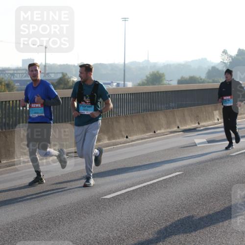 03.10.2025 - Köhlbrandbrückenlauf Lena Gebhardt http://msf.ph/oto/9056421 03.10.2025 09:17:28 Position 1  meine-sportfotos.de