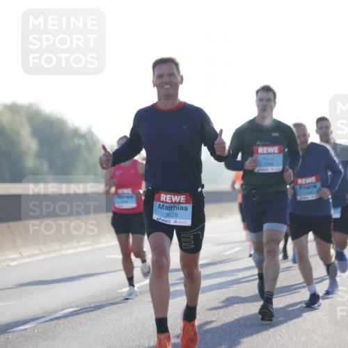 03.10.2025 - Köhlbrandbrückenlauf Jannik Wohlers http://msf.ph/oto/9056424 03.10.2025 09:13:12 Position 3 3628, 3763, 1265 meine-sportfotos.de