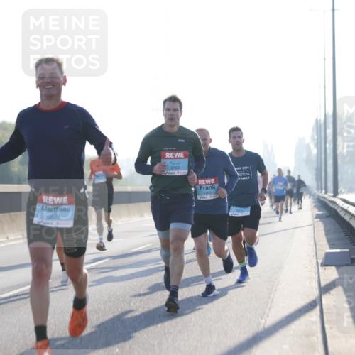 03.10.2025 - Köhlbrandbrückenlauf Jannik Wohlers http://msf.ph/oto/9056447 03.10.2025 09:13:13 Position 3 2628, 3763, 1265, 2024, 12024, 3223 meine-sportfotos.de