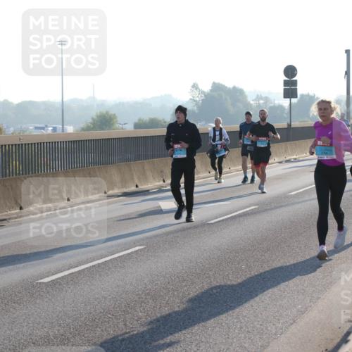 03.10.2025 - Köhlbrandbrückenlauf Lena Gebhardt http://msf.ph/oto/9056452 03.10.2025 09:17:29 Position 1  meine-sportfotos.de