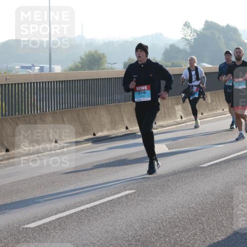 03.10.2025 - Köhlbrandbrückenlauf Lena Gebhardt http://msf.ph/oto/9056469 03.10.2025 09:17:29 Position 1 1216, 3766 meine-sportfotos.de