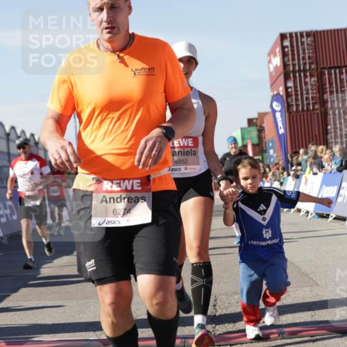 03.10.2025 - Köhlbrandbrückenlauf Jannik Wohlers http://msf.ph/oto/9056475 03.10.2025 13:10:56 Ziel 4352, 4370, 4401, 4412, 4506, 4547, 4689, 4862, 4933, 4998, 5103, 5791, 5965, 6274, 6330, 6449, 6450, 6665, 6797 meine-sportfotos.de