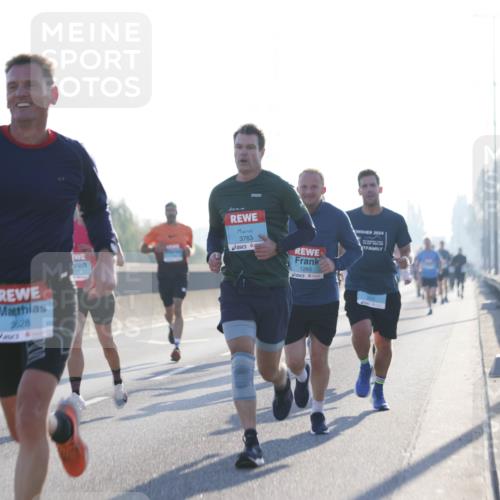 03.10.2025 - Köhlbrandbrückenlauf Jannik Wohlers http://msf.ph/oto/9056476 03.10.2025 09:13:13 Position 3 2628, 3763, 1265, 2024 meine-sportfotos.de