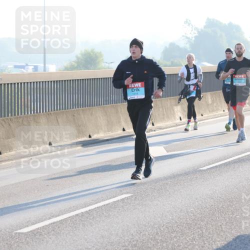 03.10.2025 - Köhlbrandbrückenlauf Lena Gebhardt http://msf.ph/oto/9056478 03.10.2025 09:17:29 Position 1 1216, 3766 meine-sportfotos.de