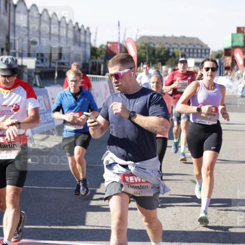 03.10.2025 - Köhlbrandbrückenlauf Jannik Wohlers http://msf.ph/oto/9056506 03.10.2025 13:10:58 Ziel 4352, 4370, 4401, 4412, 4506, 4547, 4689, 4862, 4933, 4998, 5103, 5791, 5965, 6274, 6330, 6449, 6450, 6665, 6797 meine-sportfotos.de
