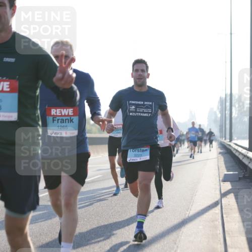 03.10.2025 - Köhlbrandbrückenlauf Jannik Wohlers http://msf.ph/oto/9056536 03.10.2025 09:13:15 Position 3 3763, 1265, 2024, 44, 1860, 3223 meine-sportfotos.de