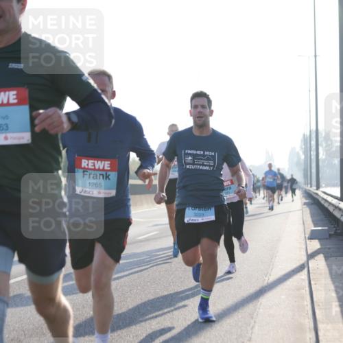 03.10.2025 - Köhlbrandbrückenlauf Jannik Wohlers http://msf.ph/oto/9056542 03.10.2025 09:13:15 Position 3 3763, 1265, 2024, 3223 meine-sportfotos.de