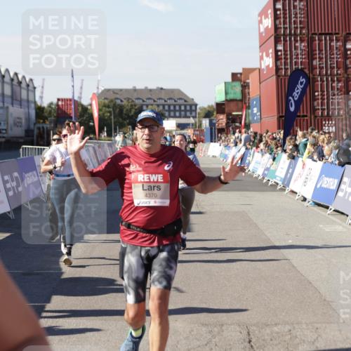 03.10.2025 - Köhlbrandbrückenlauf Jannik Wohlers http://msf.ph/oto/9056568 03.10.2025 13:11:00 Ziel 4352, 4370, 4401, 4506, 4547, 4689, 4862, 4933, 4998, 5103, 5791, 5965, 6274, 6330, 6449, 6450, 6665, 6797 meine-sportfotos.de