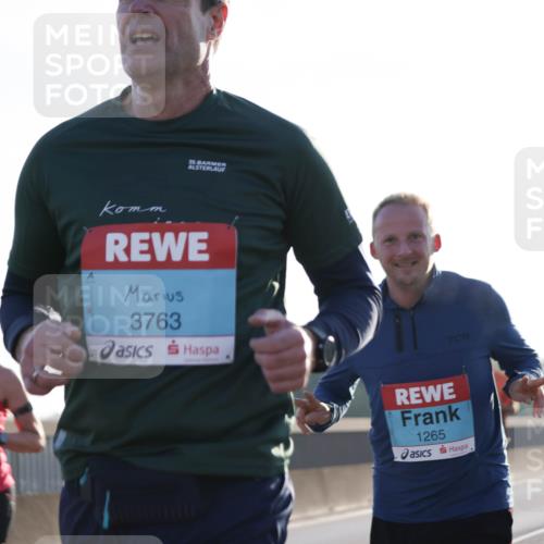 03.10.2025 - Köhlbrandbrückenlauf Jannik Wohlers http://msf.ph/oto/9056574 03.10.2025 09:13:15 Position 3 3249, 35, 3763, 1265, 2024 meine-sportfotos.de