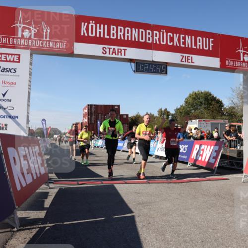 03.10.2025 - Köhlbrandbrückenlauf Lena Gebhardt http://msf.ph/oto/9056580 03.10.2025 13:24:46 Ziel 4567, 4616, 4810, 5150, 5527, 6113, 6114, 6198, 6209, 6210, 6211, 6473, 6598, 6599 meine-sportfotos.de