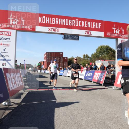 03.10.2025 - Köhlbrandbrückenlauf Lena Gebhardt http://msf.ph/oto/9056591 03.10.2025 13:08:22 Ziel 4307, 4409, 4768, 5243, 5804, 5994, 6021, 6369, 6569 meine-sportfotos.de