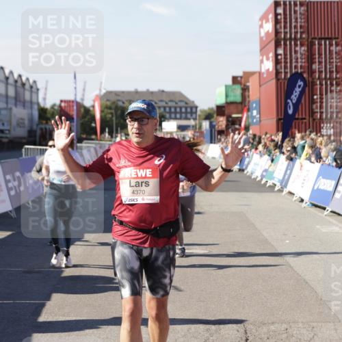 03.10.2025 - Köhlbrandbrückenlauf Jannik Wohlers http://msf.ph/oto/9056593 03.10.2025 13:11:00 Ziel 4352, 4370, 4401, 4506, 4547, 4689, 4862, 4933, 4998, 5103, 5791, 5965, 6274, 6330, 6449, 6450, 6665, 6797 meine-sportfotos.de