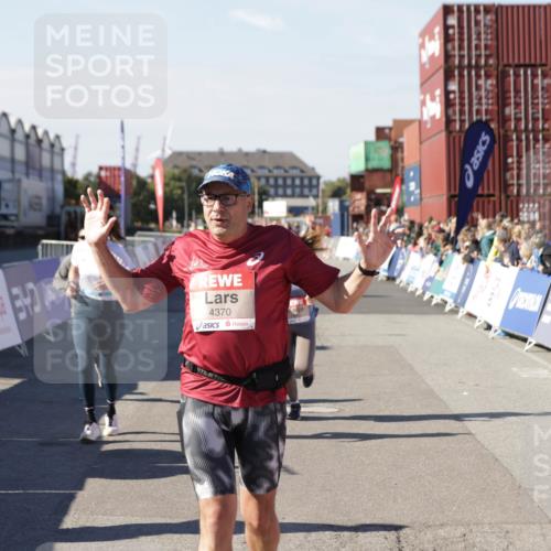 03.10.2025 - Köhlbrandbrückenlauf Jannik Wohlers http://msf.ph/oto/9056599 03.10.2025 13:11:01 Ziel 4352, 4370, 4401, 4506, 4547, 4689, 4862, 4933, 4998, 5103, 5791, 5965, 6274, 6330, 6449, 6450, 6665, 6797 meine-sportfotos.de