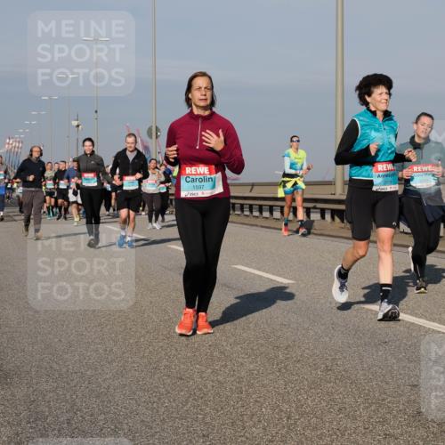 03.10.2025 - Köhlbrandbrückenlauf Fabian Wolf http://msf.ph/oto/9056602 03.10.2025 10:03:33 Position 3 1597, 2119, 2099 meine-sportfotos.de