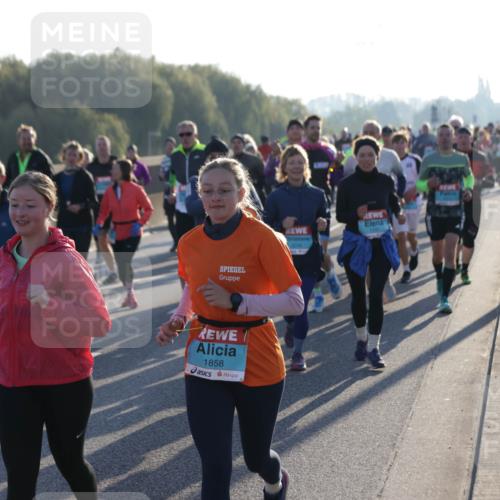 03.10.2025 - Köhlbrandbrückenlauf Jannik Wohlers http://msf.ph/oto/9056609 03.10.2025 09:21:01 Position 3 1858, 76, 1147 meine-sportfotos.de
