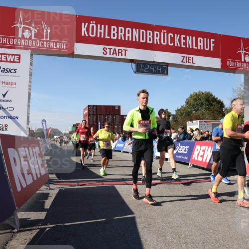 03.10.2025 - Köhlbrandbrückenlauf Lena Gebhardt http://msf.ph/oto/9056614 03.10.2025 13:24:47 Ziel 4567, 4616, 4626, 4810, 5150, 5527, 6113, 6114, 6198, 6209, 6210, 6211, 6473, 6598, 6599 meine-sportfotos.de