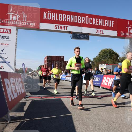 03.10.2025 - Köhlbrandbrückenlauf Lena Gebhardt http://msf.ph/oto/9056624 03.10.2025 13:24:47 Ziel 4567, 4616, 4626, 4810, 5150, 5527, 6113, 6114, 6198, 6209, 6210, 6211, 6473, 6598, 6599 meine-sportfotos.de