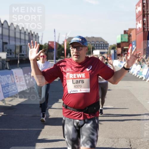 03.10.2025 - Köhlbrandbrückenlauf Jannik Wohlers http://msf.ph/oto/9056631 03.10.2025 13:11:01 Ziel 4352, 4370, 4401, 4506, 4547, 4689, 4862, 4933, 4998, 5103, 5791, 5965, 6274, 6330, 6449, 6450, 6665, 6797 meine-sportfotos.de
