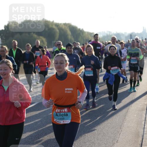 03.10.2025 - Köhlbrandbrückenlauf Jannik Wohlers http://msf.ph/oto/9056632 03.10.2025 09:21:01 Position 3 1858, 1147 meine-sportfotos.de