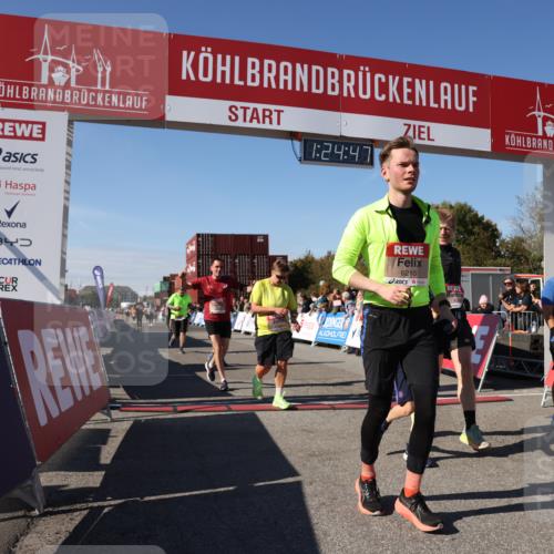 03.10.2025 - Köhlbrandbrückenlauf Lena Gebhardt http://msf.ph/oto/9056641 03.10.2025 13:24:48 Ziel 4567, 4616, 4626, 4810, 5150, 5527, 6113, 6114, 6198, 6209, 6210, 6211, 6473, 6598, 6599 meine-sportfotos.de