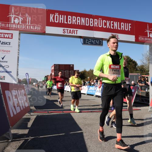 03.10.2025 - Köhlbrandbrückenlauf Lena Gebhardt http://msf.ph/oto/9056647 03.10.2025 13:24:48 Ziel 4567, 4616, 4626, 4810, 5150, 5527, 6113, 6114, 6198, 6209, 6210, 6211, 6473, 6598, 6599 meine-sportfotos.de