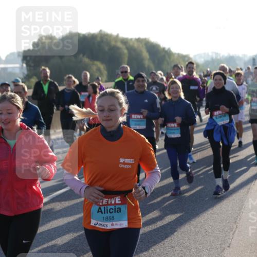 03.10.2025 - Köhlbrandbrückenlauf Jannik Wohlers http://msf.ph/oto/9056649 03.10.2025 09:21:01 Position 3 1858, 1147 meine-sportfotos.de