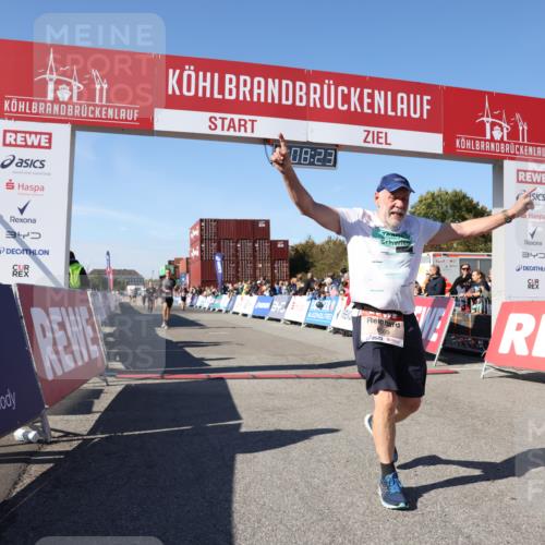 03.10.2025 - Köhlbrandbrückenlauf Lena Gebhardt http://msf.ph/oto/9056651 03.10.2025 13:08:24 Ziel 4307, 4768, 5243, 5804, 5994, 6021, 6369, 6569, 6647 meine-sportfotos.de