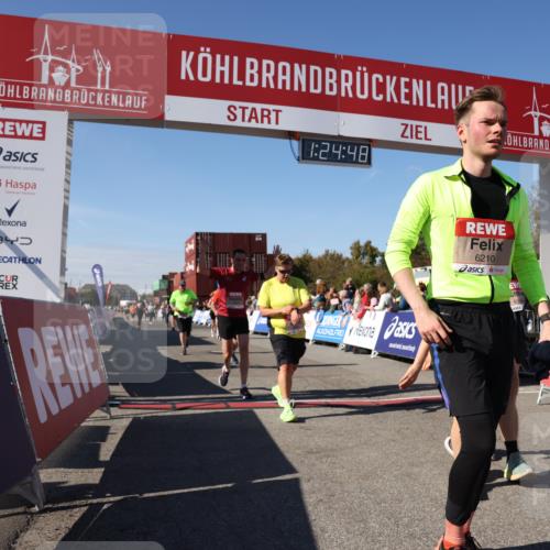 03.10.2025 - Köhlbrandbrückenlauf Lena Gebhardt http://msf.ph/oto/9056653 03.10.2025 13:24:48 Ziel 4567, 4616, 4626, 4810, 5150, 5527, 6113, 6114, 6198, 6209, 6210, 6211, 6473, 6598, 6599 meine-sportfotos.de