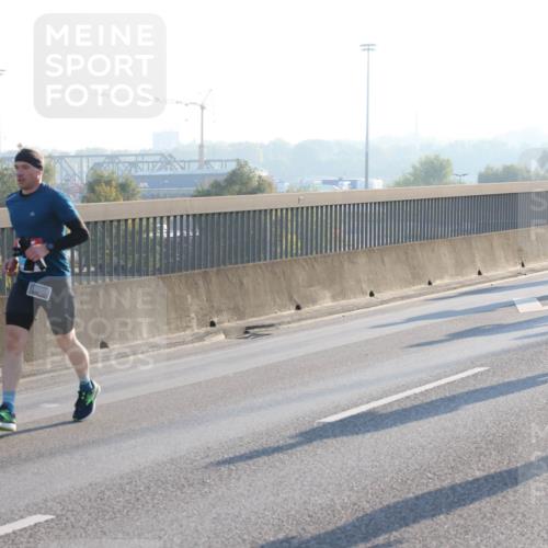 03.10.2025 - Köhlbrandbrückenlauf Lena Gebhardt http://msf.ph/oto/9056654 03.10.2025 09:17:34 Position 1 1208 meine-sportfotos.de