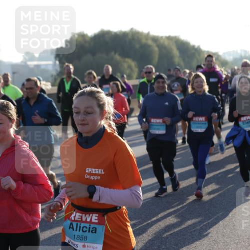 03.10.2025 - Köhlbrandbrückenlauf Jannik Wohlers http://msf.ph/oto/9056679 03.10.2025 09:21:01 Position 3 1858, 1147 meine-sportfotos.de