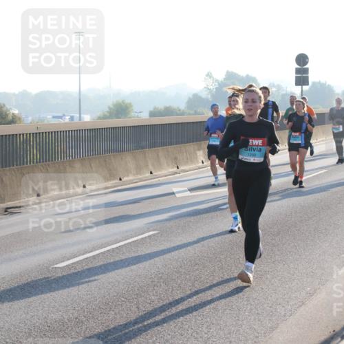03.10.2025 - Köhlbrandbrückenlauf Lena Gebhardt http://msf.ph/oto/9056680 03.10.2025 09:17:34 Position 1 1208 meine-sportfotos.de