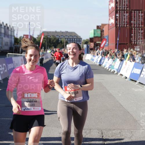 03.10.2025 - Köhlbrandbrückenlauf Jannik Wohlers http://msf.ph/oto/9056702 03.10.2025 13:11:03 Ziel 4352, 4370, 4401, 4506, 4547, 4689, 4862, 4933, 4998, 5103, 5965, 6272, 6274, 6330, 6449, 6450, 6665, 6797 meine-sportfotos.de