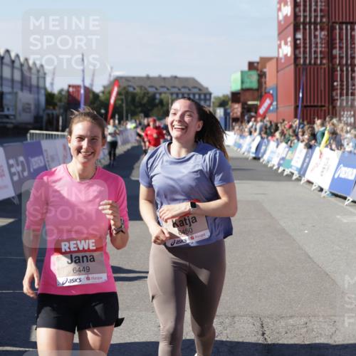 03.10.2025 - Köhlbrandbrückenlauf Jannik Wohlers http://msf.ph/oto/9056710 03.10.2025 13:11:03 Ziel 4352, 4370, 4401, 4506, 4547, 4689, 4862, 4933, 4998, 5103, 5965, 6272, 6274, 6330, 6449, 6450, 6665, 6797 meine-sportfotos.de