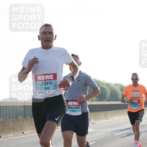 03.10.2025 - Köhlbrandbrückenlauf Jannik Wohlers http://msf.ph/oto/9056714 03.10.2025 09:13:18 Position 3 1048, 1069, 3043 meine-sportfotos.de