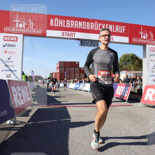 03.10.2025 - Köhlbrandbrückenlauf Lena Gebhardt http://msf.ph/oto/9056719 03.10.2025 13:08:28 Ziel 4195, 4320, 4417, 5804, 6021, 6369, 6534, 6569, 6647 meine-sportfotos.de