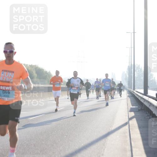 03.10.2025 - Köhlbrandbrückenlauf Jannik Wohlers http://msf.ph/oto/9056723 03.10.2025 09:13:19 Position 3 3043, 511 meine-sportfotos.de