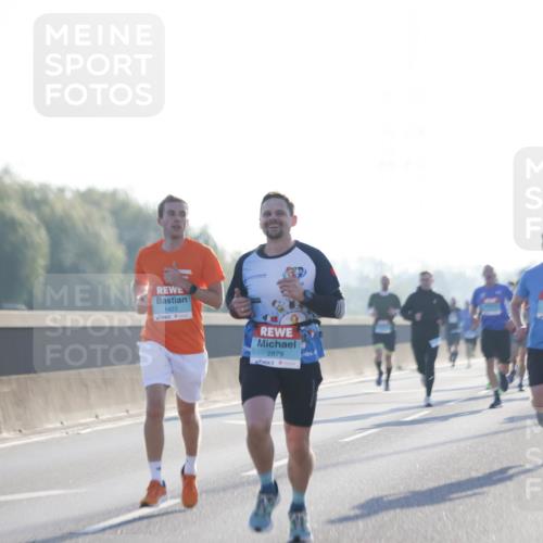03.10.2025 - Köhlbrandbrückenlauf Jannik Wohlers http://msf.ph/oto/9056728 03.10.2025 09:13:20 Position 3 1423, 2879 meine-sportfotos.de