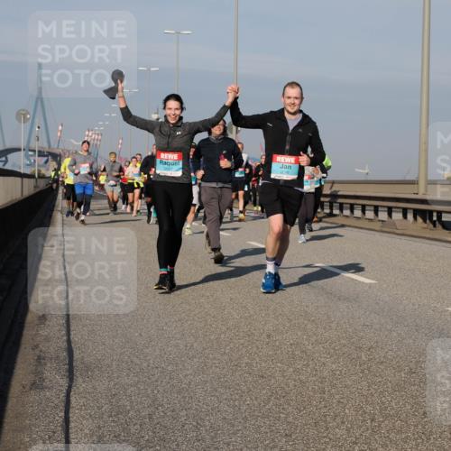 03.10.2025 - Köhlbrandbrückenlauf Fabian Wolf http://msf.ph/oto/9056731 03.10.2025 10:03:36 Position 3 2097, 2016 meine-sportfotos.de