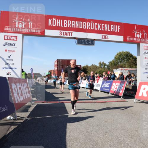 03.10.2025 - Köhlbrandbrückenlauf Lena Gebhardt http://msf.ph/oto/9056744 03.10.2025 13:08:32 Ziel 4195, 4320, 4417, 5792, 6369, 6424, 6534, 6647, 6805 meine-sportfotos.de