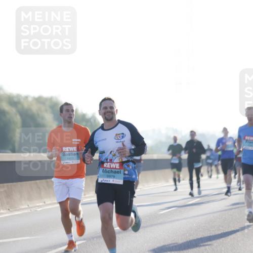 03.10.2025 - Köhlbrandbrückenlauf Jannik Wohlers http://msf.ph/oto/9056757 03.10.2025 09:13:20 Position 3 1423, 2879 meine-sportfotos.de