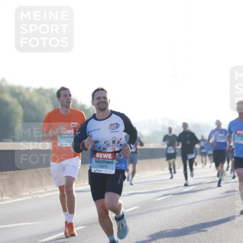 03.10.2025 - Köhlbrandbrückenlauf Jannik Wohlers http://msf.ph/oto/9056770 03.10.2025 09:13:20 Position 3 1423, 2879 meine-sportfotos.de