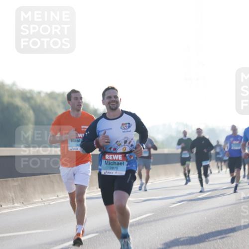 03.10.2025 - Köhlbrandbrückenlauf Jannik Wohlers http://msf.ph/oto/9056774 03.10.2025 09:13:20 Position 3 142, 2879 meine-sportfotos.de
