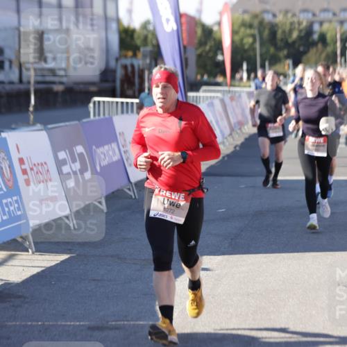 03.10.2025 - Köhlbrandbrückenlauf Jannik Wohlers http://msf.ph/oto/9056776 03.10.2025 13:11:08 Ziel 4135, 4370, 4506, 4521, 4933, 4998, 5103, 5218, 5258, 5965, 6272, 6330, 6449, 6450, 6572, 6751, 6797 meine-sportfotos.de